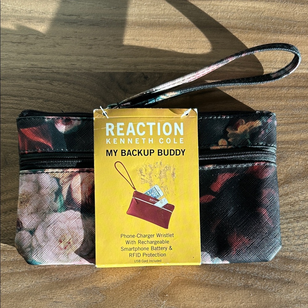 Kenneth Cole Wristlet